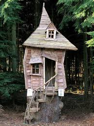 20 Wendy Houses For The Peter Pan In You Tree House Cool Tree Houses Tree House Designs