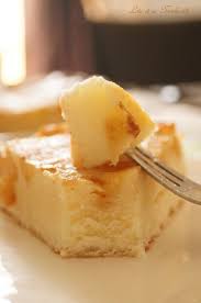 Gateau Moelleux Au Yaourt Pommes Caramelisees Gateau Moelleux Gateau Yaourt Moelleux Gateau Au Pomme Moelleux