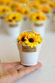 10pcs Sunflower Wedding Favors For Guests Sunflower Party Favors Sunflower Wedding Decoration Yellow Wedding Favor Rustic Wedding Favors In 2020 Sunflower Wedding Favors Wedding Favors For Guests Rustic Wedding Favors