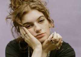 Can't You Tell' is an immersive and laid-back new alt-pop single from Ella  Rossi