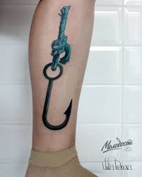 Le tatouage d'ancre, cependant, cache une signification plus profonde. Des Tatouages De Hamecon Fascinants Avec Des Significations Club Tatouage
