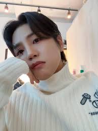 Lee Donghun A.C.E Umumkan Resmi Ganti Nama Jadi Lee Jiham
