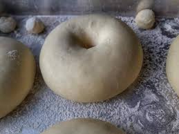 Hari ni nak kongsi resipi buat donut yang gebu dan cantik kejadiannya. Donut Kampung Sukatan Cawan Goreng Guna Api Sederhana Sekali Balik Sahaja Mingguan Wanita