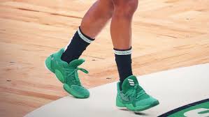 I know they may not b seeking vet mins and a team like the knicks have many spots open and lots of cap so that would be awesome if they could swing both dudes lol. Raptors Fans Are Reacting To Kyle Lowry S Odd Change Of Shoes Article Bardown
