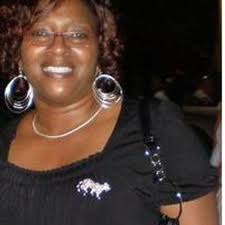 Yvette Howell (@Yvetteyth)