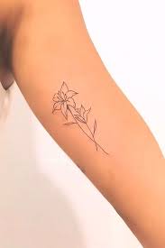 Maria Da Graca Tatuadora On Instagram Arte Autoral Clique No Link Da Bio E Vamos In 2020 Lily Flower Tattoos Daffodil Tattoo Lillies Tattoo