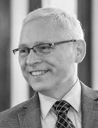 Wichita falconer reunites with golden eagle