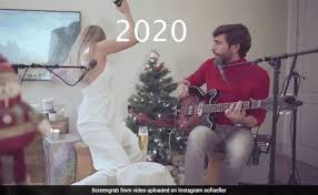 Álvaro soler y sofía ellar en los premios odeón. Video Woman Accidentally Sets Her Hair On Fire While Singing With Boyfriend