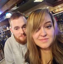 Are merch booths at concerts cashless or do they accept cash?