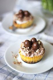 osternest cupcakes mit schoko bons ostern rezepte backen cupcakes ostern backen