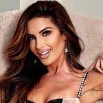 Lori Kee's Instagram, Twitter & Facebook