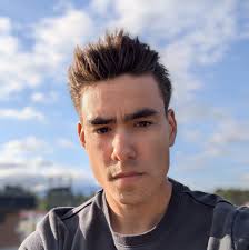 Who can clear a long driveway of snow in Duncan, B.C.?