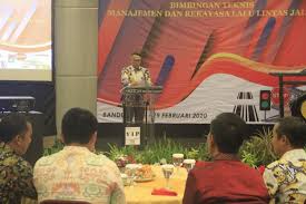 Dalam mengembangkan kemampuan, kecekatan dan keahlian para pegawai, pekerja atau karyawan baru diperlukan pemberian pendidikan dan pelatihan / diklat yang disuaikan dengan bidang kerjanya. Arti Pegawai Non Manajemen Non Supervisor Lowongan Kerja Pt Moreen Indonesia Cakung 2021 Staff Dan Karyawan Masuk Ke Dalam Non Manajer
