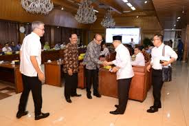 Kami juga telah meningkatkan performa aplikasi bila kamu merasa puas dengan aplikasi 212 mart #2 dumai, silakan beri ulasan tentang. Walikota Dumai Resmikan 212 Mart Di Jalan Merdeka Dumai Dinas Perhubungan Kota Dumai