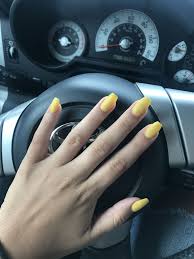 Women who have short natural nails, fortunately yes, they can wear any acrylic nails and get the perfect manicure they are dreamt of! Yellow Matte Coffin Nails Acrylic Nails Yellow Acrylic Nails Coffin Short Yellow Nails