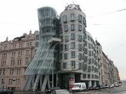 Es wurde 1997 vom in kroatien geborenen tschechischen architekten vlado milunic in. Geschaftshaus Ginger Fred Prag 1996 Structurae