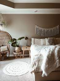 Minimalist boho bedrooms offer the best of both worlds: Boho Neutral Bedroom Decor Vintage Peacock Chair Fringe Macrame Rattan Boho Chic Bedroom Neutral Bedroom Decor Boho Bedroom Furniture
