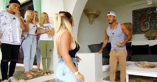 Cette année, les coeurs brisés vont évoluer dans un cadre paradisiaque, une villa de rêve à saint martin ! Jazz La Villa Des Coeurs Brises 3 Debarque Et Se Clashe Violemment Avec Vivian Purebreak