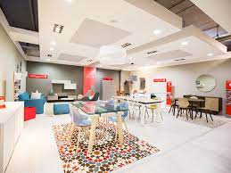 Momo arredamento, a torino, propone con competenza e professionalità, in uno spazio espositivo luminoso e totalmente rinnovato, i marchi più prestigiosi del design. Carnero Casa Negozio Di Mobili Orbassano Arredamenti E Design Torino