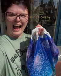 Let's talk about this beautiful dessert at Pecos bill in #magickingdom This  sweet corn mousse is a white chocolate mousse with raspberry powder 🌽 Love  the texture and this dessert contains real