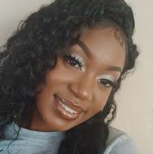 🩷A beautiful 8.5cm heart crafted from memorial flowers in memory of a  beloved mum. This long lasting keepsake, made with resin, can be treasured  for years to come.