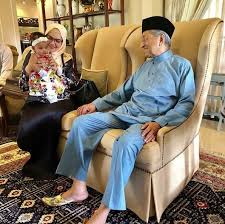 Buku aktiviti bahasa melayu tahun 2 jilid 2 pdf. 12 Gambar Sekitar Sambutan Hari Raya Aidilfitri Siti Nurhaliza Keluarga