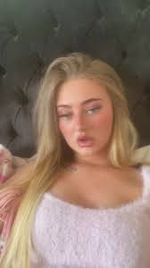 #f #fyp she ma biggest fan she lurking