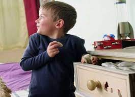 فابريغاس سرق زوجتي حين كنا نعدّ لانجاب طفل ثالث. Ù„Ù…Ø§Ø°Ø§ ÙŠØ³Ø±Ù‚ Ø§Ù„Ø£Ø·ÙØ§Ù„ Ø§Ù„Ù…Ø¯ÙŠÙ†Ø© Ù†ÙŠÙˆØ²