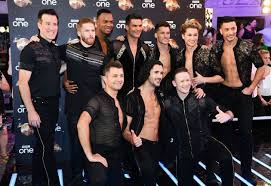 Strictly come dancing returned for its seventeenth series with a launch show on 7 september 2019 on bbc one, with the live shows starting on 21 september. Strictly Come Dancing To Feature Same Sex Professional Dancer Pairings On New Series Huffpost Uk