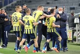 9.dakikada sağ çaprazdan ceza sahasına giren yusuf yazıcı plase vuruşunu yaptı top kalecide kaldı Fenerbahce 3 1 Gaziantespor Mac Ozeti