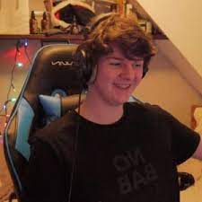 Finn(f1nn5ter) and techno(technoblade) make a bet. F1nn5ter Profile Contact Details Phone Number Twitch Youtube Twitter Yhstars