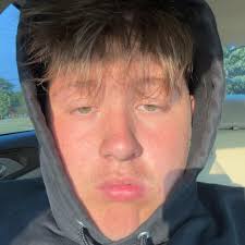 Can someone remove 120ft cyclone fencing by Monday?