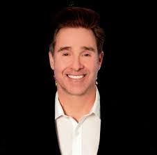 Nick Svenson's Instagram, Twitter & Facebook