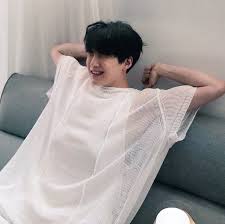 März 1993 in daegu, südkorea), auch bekannt als suga (stylisiert suga) oder agust d, ist ein . Yoongi Pics
