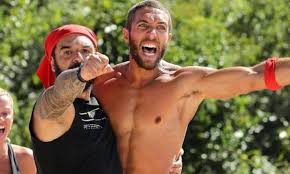 Τα σχόλια για τα χρήματα και τα tweets. Survivor Spoiler 11 3 O Triantafyllos Pairnei T Oplo Toy Kai Trwei Koro Ashmakopoylo Pics Dokari Gr