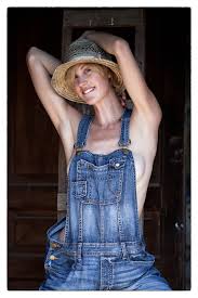 Lauren lee smith was born on june 19, 1980 in vancouver, british columbia, canada. Lauren Lee Smith
