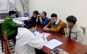 Tp.hcm tiến hành tiêm vắc xin đợt 2 một nhân viên ngân hàng ở đà nẵng bị đình chỉ công tác matsuyama giành the masters: HÆ¡n 300 NgÆ°á»i Bá»‹ Xá»­ Pháº¡t Vi Ä'á»'t Phao