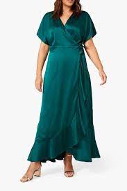We've gathered the coolest and the hottest attire ideas for various seasons and various wedding styles. 21 Best Plus Size Wedding Guest Dresses 2021