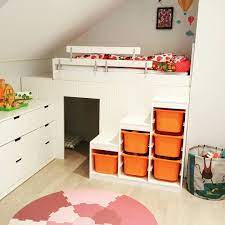 Viele kinder wünschen sich ein eigenes hochbett und auch so gar mancher erwachsener denkt noch gerne an die zeiten zurück, als im ferienlager darin geschlafen wurde. Pin Auf Kinderzimmer