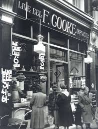 Meet joseph cooke, owner of f.cooke a special london pie shop in hoxton. Hackney Museum On Twitter Throwbackthursday F Cooke On Kingsland High St Dalston Also Known As The Buckingham Palace Of Pie Mash Shops Https T Co Jhgeskozuh