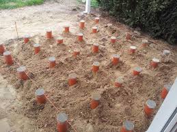 Aufgestanderte Unterkonstruktion Mit Kg Rohren Unterkonstruktion Auf Granuladpads Grobgenutete Terasse Wooden Terrace Outdoor Gardens Landscaping Diy Garden
