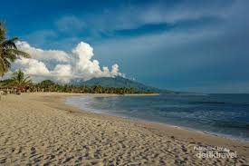 Di lampung sendiri ada pantai mutun, pantai sari ringgung, lembah hijau lampung, puncak mas lampung, pantai gigi hiu, laguna dodo atau laguna gayau dan masih banyak lagi. Sepenggal Sunset Dari Lampung Selatan