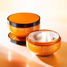 1) use your cover photo as a space to express your brand colours. Shu Uemura Art Of Hair Home Facebook
