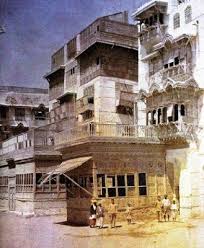 تــاريــخ جــــــدة القديمــة History Of Old Jeddah صورة لشارع فرنسا في حارة الشام عام 1918 م Art History History Of Islam Ghost Photos