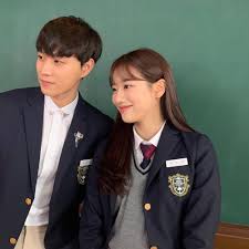 Cái kết của penthouse phần 1 khiến khán giả không khỏi chưng hửng vì nhiều tình tiết còn bỏ ngỏ. Kim Young Dae With Lee Na Eun And Heart Warming Two Shot To Share