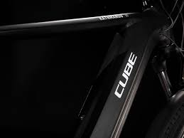 Cube kathmandu hybrid pro 625 2020 heren. Cube Kathmandu Hybrid Pro 625 Black N White Biker Boarder De