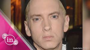 Er inszeniere sich homophob und frauenfeindlich. Eminem Ist Schon Langst Tot Youtube