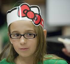 Miley Cyrus helps O.C. homeless kids celebrate the holidays