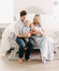 Family Complimentary Outfits Newborn Picture Outfits Newborn Family Pictures Newborn Lifestyle Session