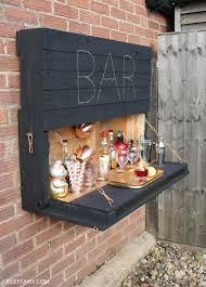 how to diy a light up outdoor bar using pallets solar fairy lights en 2020 deco terrasse exterieure bar en plein air cuisine exterieure